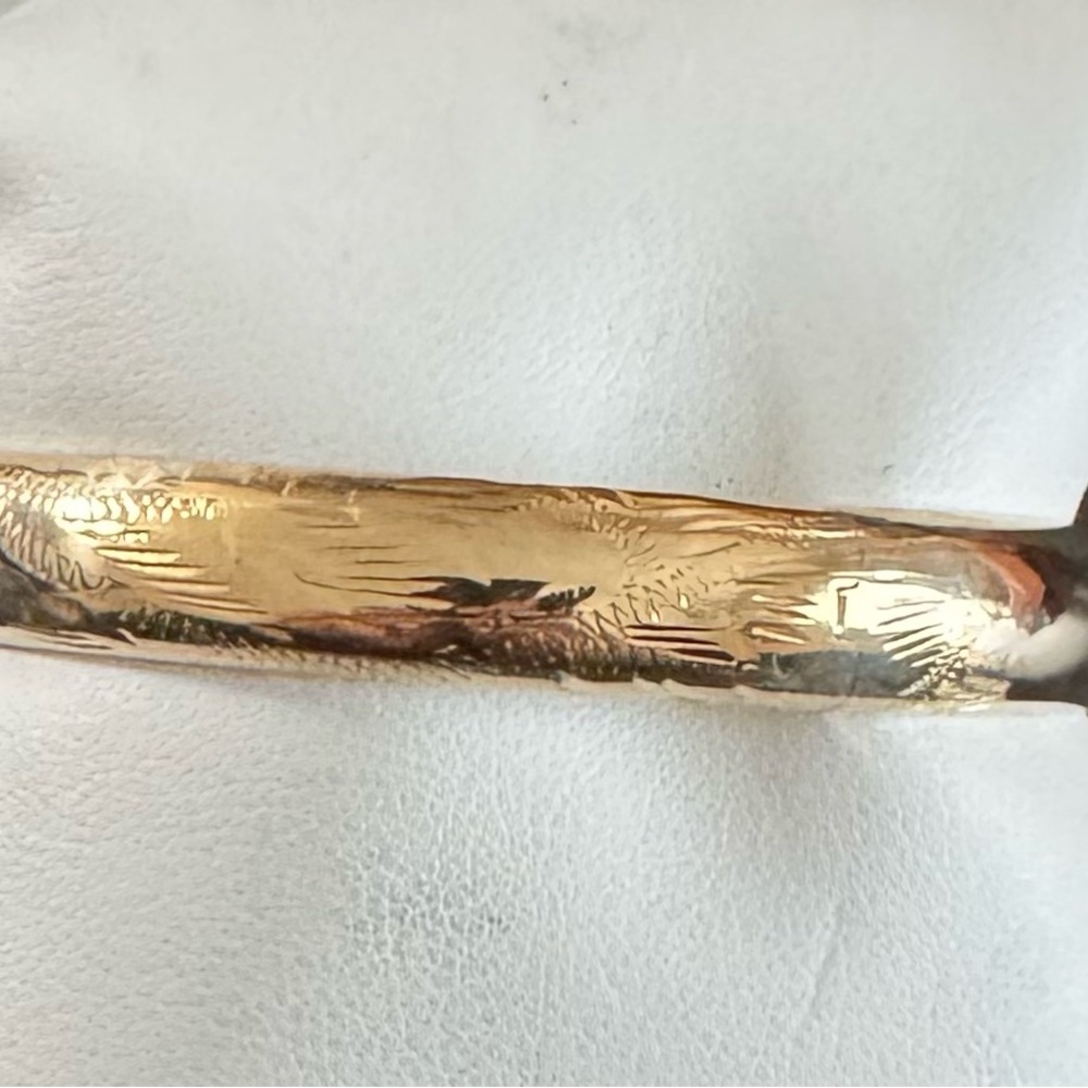 14K Yellow Gold Vintage Hammered Bangle Bracelet 7.5 etched diamond cut - Picture 3 of 6